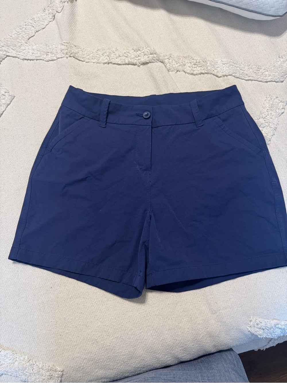 Vineyard Vines Women's Navy Blue Stretch Bermudas